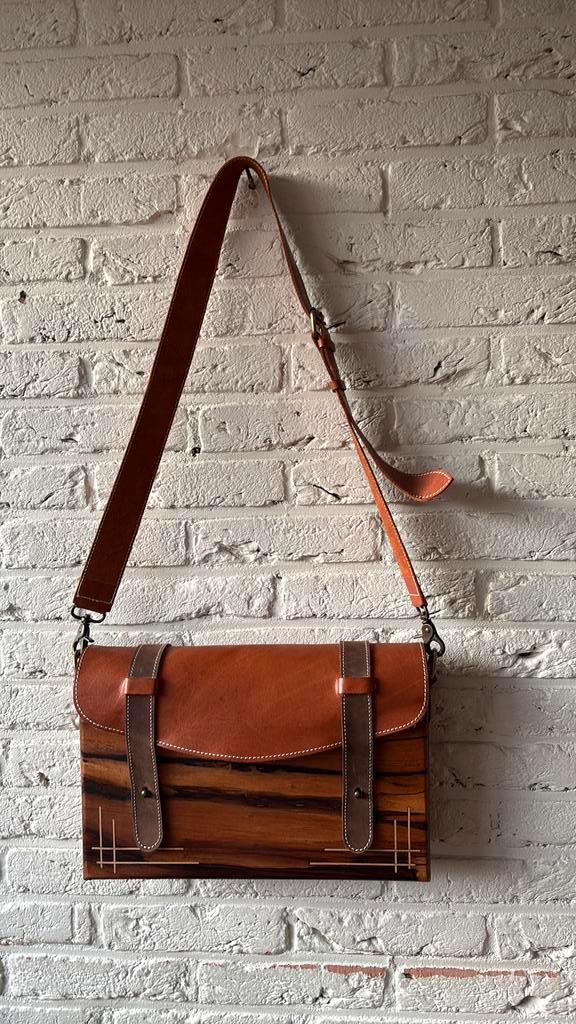 Schoudertas, hout met leer uniek, nieuw, kwaliteit, dames., Sieraden, Tassen en Uiterlijk, Tassen | Damestassen, Nieuw, Schoudertasje