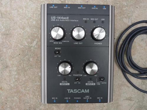 TASCAM US-144 MKII USB audio MIDI interface, Muziek en Instrumenten, Mengpanelen, Zo goed als nieuw, Minder dan 5 kanalen, Microfooningang