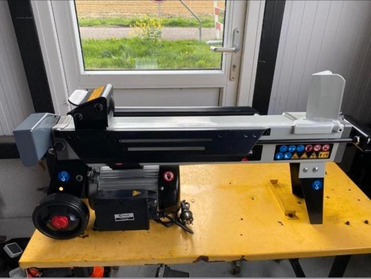 Houtklover te huur, Tuin en Terras, Kloofmachines, Zo goed als nieuw, Liggend, Ophalen