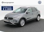 Volkswagen T-Roc Life Edition 1.5 TSI 150 pk DSG | Navigatie, Auto's, Volkswagen, Stof, 1498 cc, 4 cilinders, 150 pk