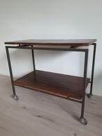 Vintage tafel /trolley/ audiomeubel op wielen jaren 60, Huis en Inrichting, 45 tot 60 cm, Minder dan 55 cm, Gebruikt, Ophalen of Verzenden