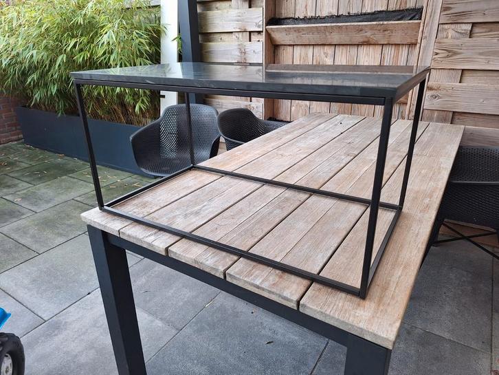 Stijlvolle zwarte bijzettafel met marmeren blad, Huis en Inrichting, Tafels | Bijzettafels, Gebruikt, Rechthoekig, Minder dan 45 cm