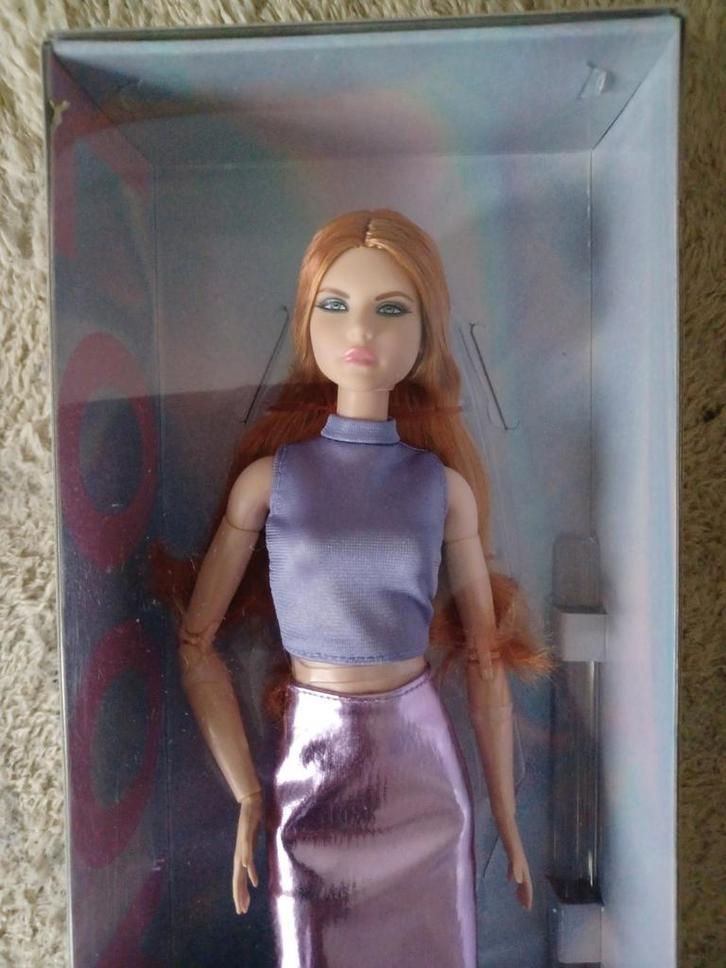 Barbie Looks # 20 met rood haar., Verzamelen, Poppen, Zo goed als nieuw, Pop, Ophalen of Verzenden