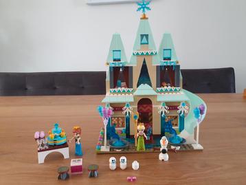 Lego Frozen kasteel  beschikbaar voor biedingen