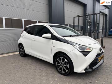 Toyota Aygo 1.0 VVT-i x-play 5drs|Automaat|Airco|Navigatiesc beschikbaar voor biedingen