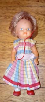 Vintage Pop met Geruite Jurk ari Germany, Verzamelen, Ophalen of Verzenden, Gebruikt, Popje