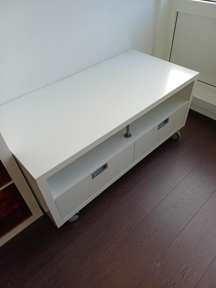 IKEA Besta Jagra TV Meubel Wit, Huis en Inrichting, Kasten | Televisiemeubels, Gebruikt, Minder dan 100 cm, 100 tot 150 cm, 50 tot 75 cm