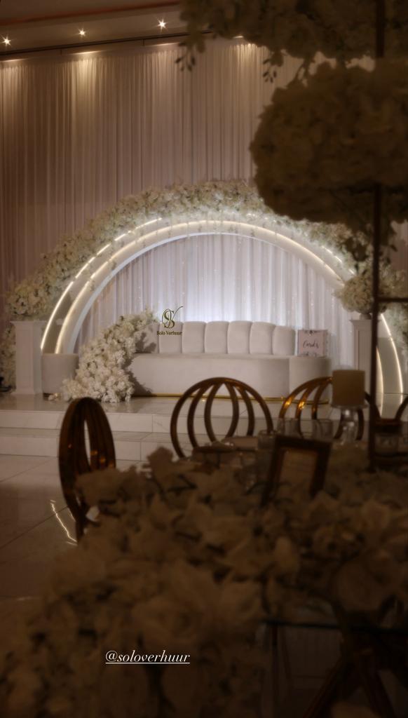 Kristallen Boog voor Bruiloft Stage, Hobby en Vrije tijd, Feestartikelen | Verhuur, Nieuw, Ophalen