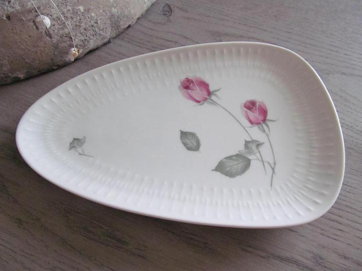 Hutschenreuther Apart Schaal Rozen Motief, Huis en Inrichting, Keuken | Servies, Zo goed als nieuw, Schaal of Schalen, Overige stijlen