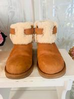 UGG Jocelyn Buckle chesnut laarsjes mt 36 zgan, Ophalen of Verzenden, Zo goed als nieuw, Zwart