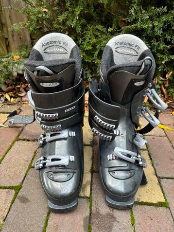 Skischoenen maat 28,0 - 28,5 merk Lowa anatomic fit beschikbaar voor biedingen