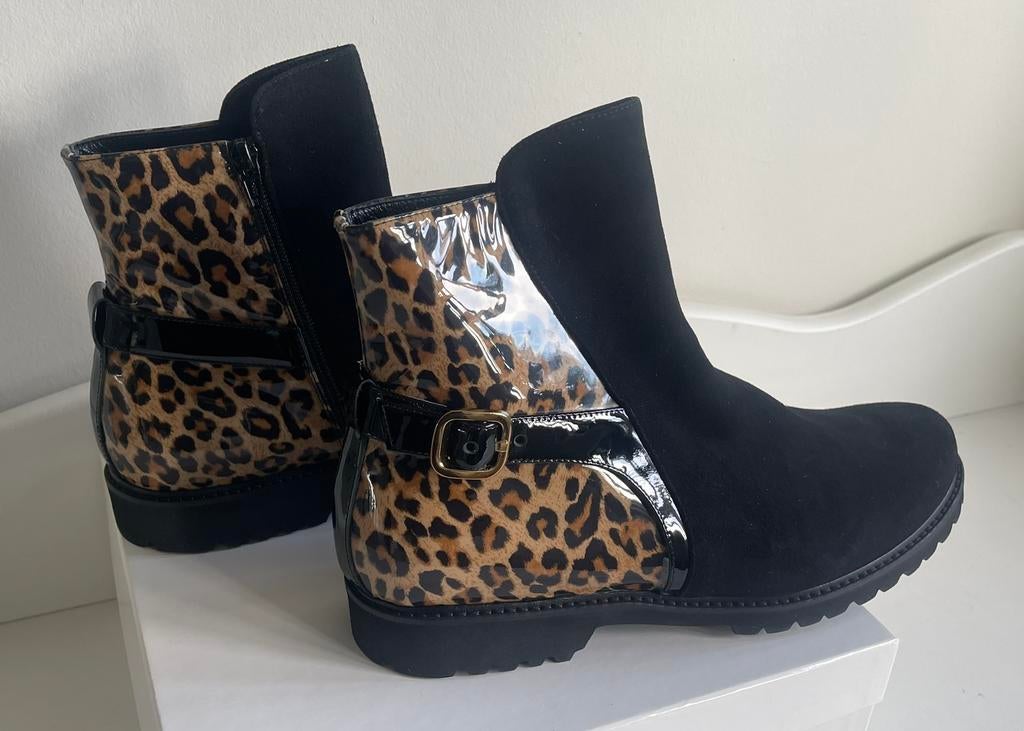 Volare Nero enkellaarsjes Nieuw maat 42 (280,00 euro) nu 65=, Kleding | Dames, Schoenen, Ophalen, Zwart, Lage of Enkellaarzen