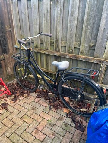 Fiets popal vrouwen beschikbaar voor biedingen