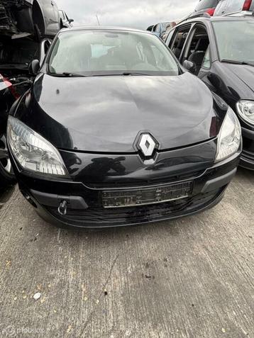 Voorbumper Renault Megane Estate III ('09-'16) beschikbaar voor biedingen