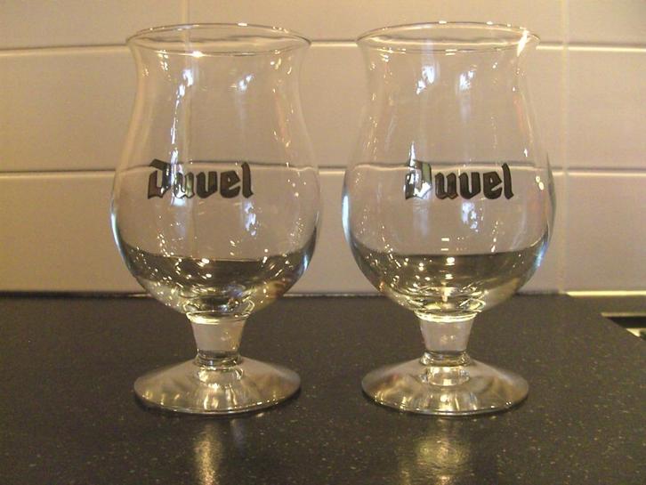 2 Bierglazen op voet van Duvel, Verzamelen, Glas en Borrelglaasjes, Zo goed als nieuw, Bierglas, Ophalen of Verzenden