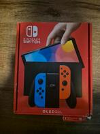 Nintendo Switch oled met doos en 4 spellen, Spelcomputers en Games, Spelcomputers | Nintendo Switch, Ophalen, Zo goed als nieuw