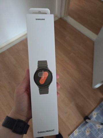 Smartwach Samsung Galaxy watcg 7 beschikbaar voor biedingen