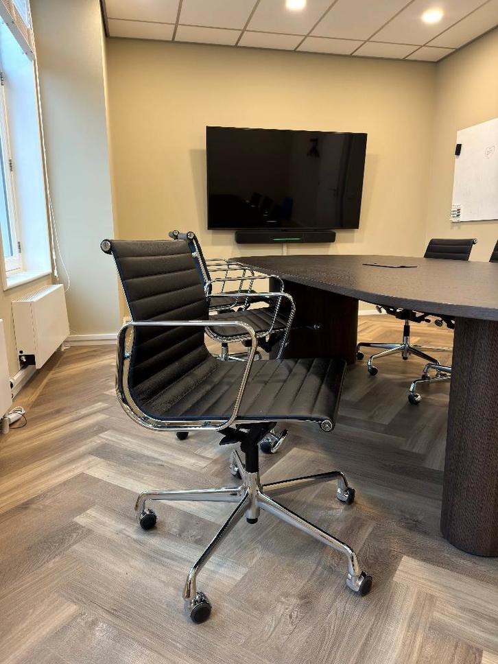 Vitra Aluminium Chair EA 117, Huis en Inrichting, Bureaustoelen, Zo goed als nieuw, Bureaustoel, Zwart, Ergonomisch, Ophalen