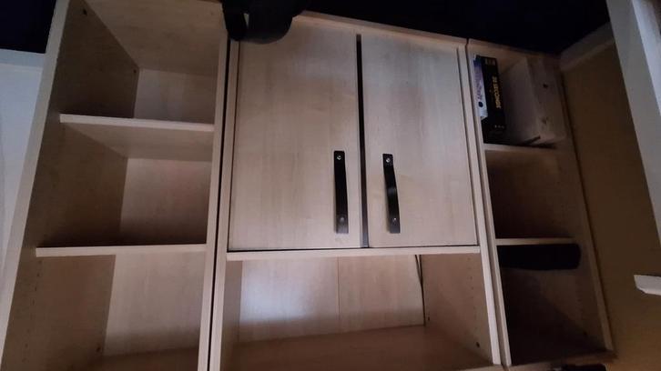 Bureau, kledingkast en half open deeltelijke oen boekenkast, Huis en Inrichting, Bureaus, Gebruikt, Ophalen