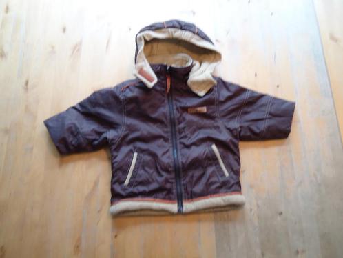 Fijne winterjas jas met capuchon maat 86 (Z387), Kinderen en Baby's, Babykleding | Maat 86, Zo goed als nieuw, Jongetje of Meisje