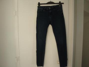 Lange blauwe ONLY jeans. Jeansmaat 28 lengte 32. beschikbaar voor biedingen