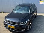 Volkswagen Tiguan 1.4 TSI 150PK R-LINE PANORAMADAK STOELVERW, Stof, 4 cilinders, 150 pk, Zwart