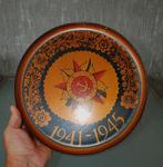 WW2 Herdenkingsschaal Sovjet Wodka dienblad. CCCP Soldaat, Ophalen of Verzenden, Landmacht, Overige gebieden, Kunstobject