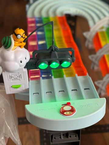 Mooie  regenboog racebaan mariokart beschikbaar voor biedingen