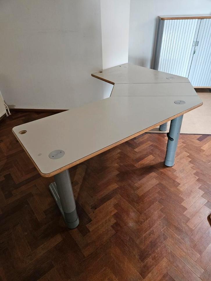 3 maal nette bureau tafel. Massief blad 30 mm dik., Huis en Inrichting, Bureaus, Gebruikt, Ophalen