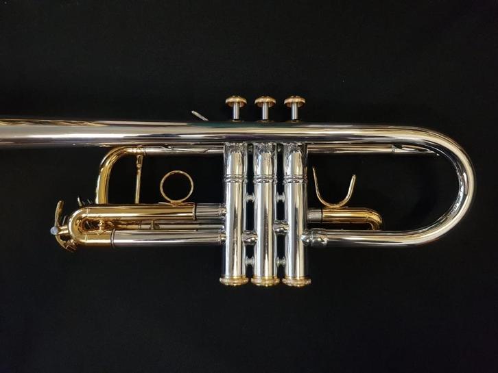 C Trompet, Muziek en Instrumenten, Blaasinstrumenten | Trompetten, Nieuw, C-trompet, Met koffer, Ophalen of Verzenden
