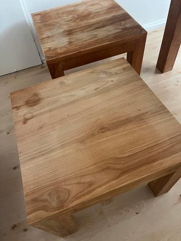 2 Houten Bijzettafels - 59x59x48cm beschikbaar voor biedingen