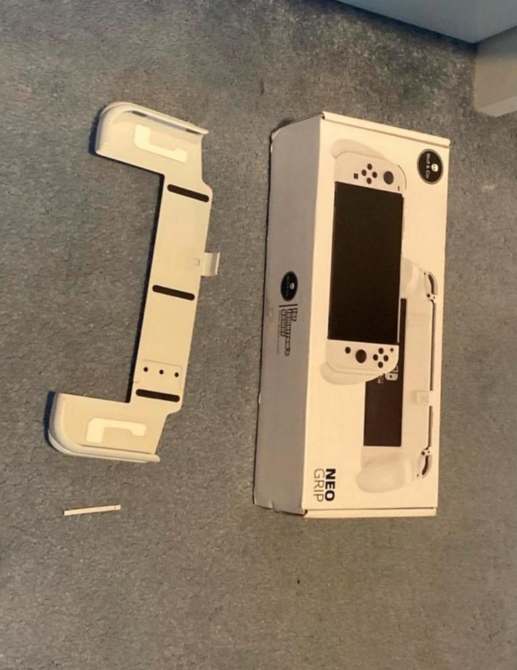 Skull & Co Neo Grip voor Nintendo Switch/OLED, Spelcomputers en Games, Spelcomputers | Overige, Nieuw, Ophalen of Verzenden