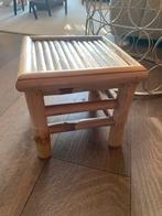 Vintage bamboe plantentafeltje bijzettafeltje krukje, Ophalen of Verzenden, Zo goed als nieuw, Hout