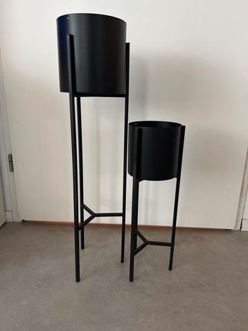Set van 2 plantenstandaards - Zwart Metaal beschikbaar voor biedingen