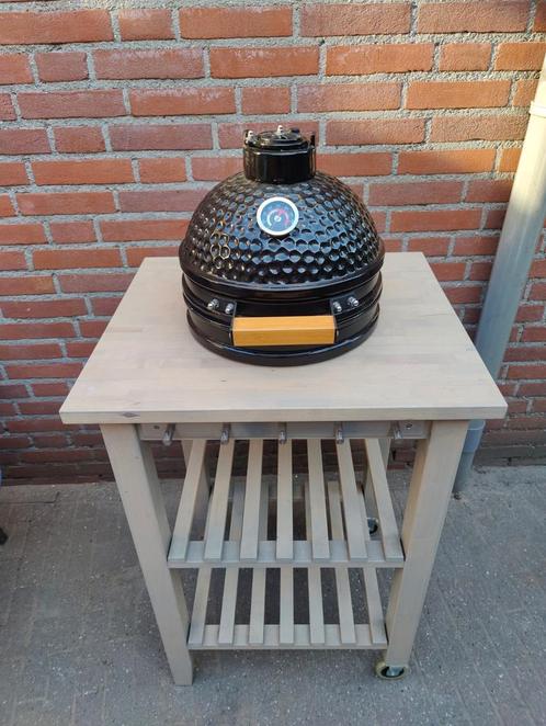 Kamado compact bbq inclusief tafel & regenhoes op maat, Tuin en Terras, Houtskoolbarbecues, Zo goed als nieuw, Ophalen