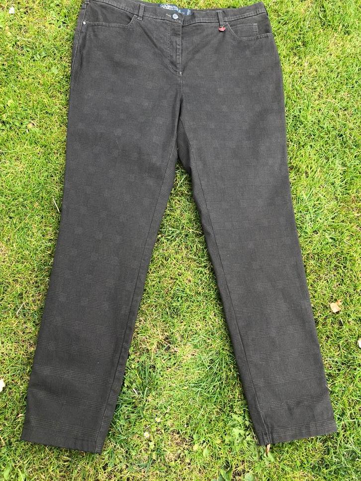 Toni relaxed broek maat 46, Kleding | Dames, Broeken en Pantalons, Zo goed als nieuw, Maat 46/48 (XL) of groter, Bruin, Lang, Verzenden