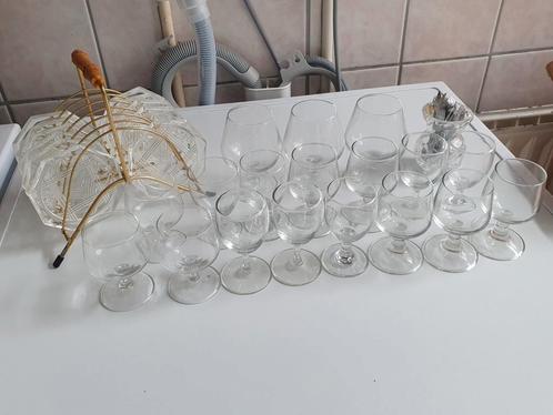 Collectie 28 Vintage Borrelglaasjes + Rek met onderzetters, Verzamelen, Glas en Borrelglaasjes, Zo goed als nieuw, Borrel- of Shotglas