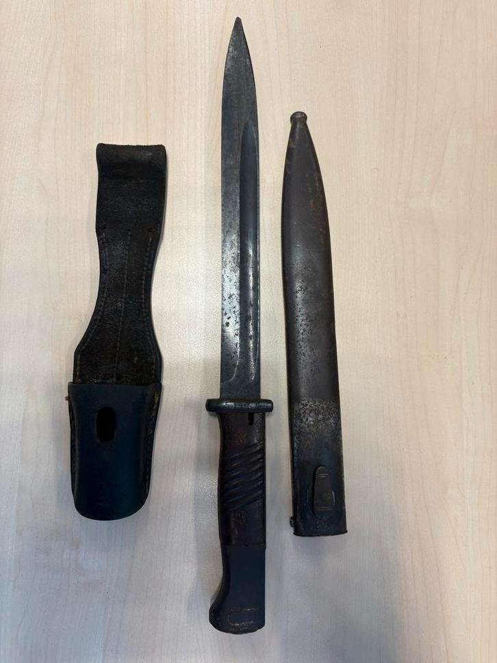 WW2 Duitse Bajonet met Riemhouder, Verzamelen, Militaria | Algemeen, Landmacht, Mes of Dolk, Duitsland, Ophalen of Verzenden