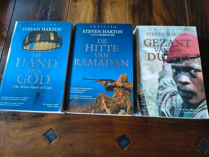 Steven Hartov, Boeken, Avontuur en Actie, Zo goed als nieuw, Ophalen of Verzenden