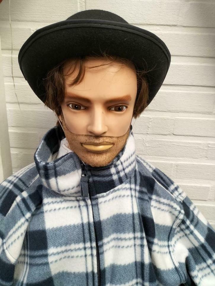 Abraham pop netjes gekleed met masker naar keuze., Hobby en Vrije tijd, Feestartikelen | Verhuur, Nieuw, Abraham of Sarah, Ophalen