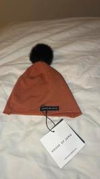 Nieuw pom pom muts maat 4-8 jaar merk House of Jamie, 110 t/m 116, Jongen of Meisje, Nieuw, Ophalen of Verzenden