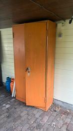 Grote stalen lockerkast oranje, met planken., Ophalen of Verzenden