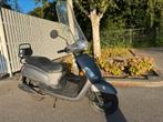 Mooie sym fiddle 2 matgrijs 2021 blauw kenteken, Fietsen en Brommers, Scooters | SYM, Ophalen, Zo goed als nieuw, Fiddle