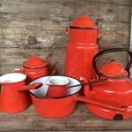Rood emaille, heel fraai, koffiepot, steelpannetjes, melkkan, Ophalen of Verzenden