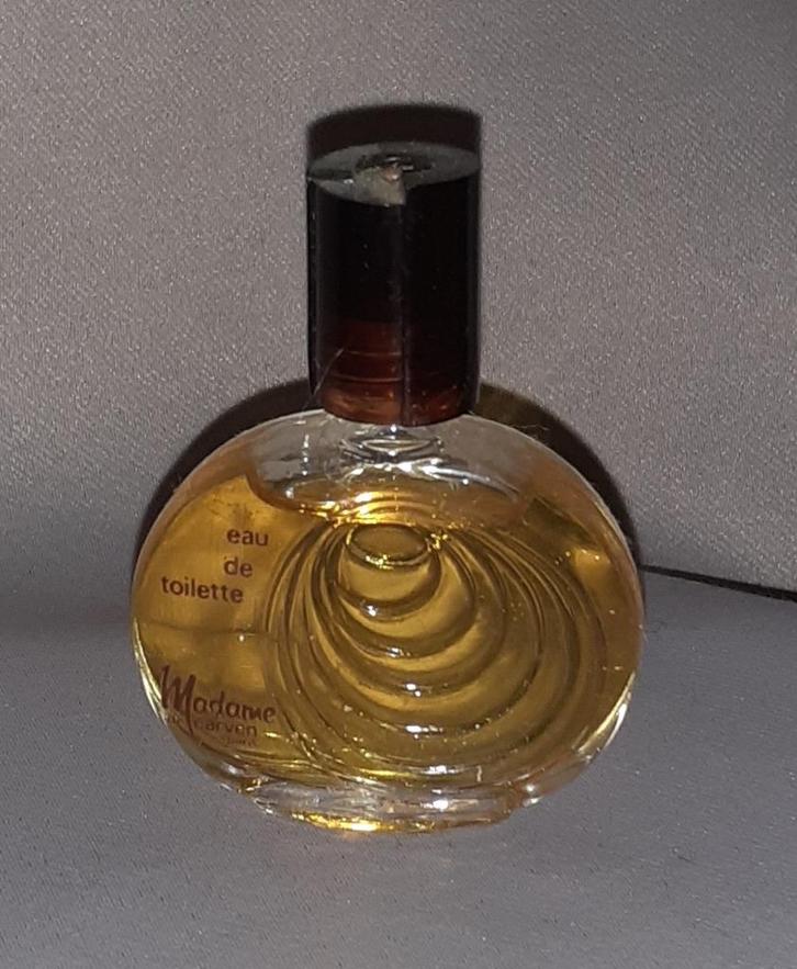 Volle parfum mini - Carven madame, Verzamelen, Parfumverzamelingen, Zo goed als nieuw, Miniatuur, Gevuld, Ophalen of Verzenden
