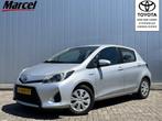 Toyota Yaris 1.5 Full Hybrid Aspiration Clima Cruise NL auto, Gebruikt, Zwart, 4 cilinders, Origineel Nederlands