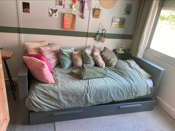 1 persoondsbed met uitschuif la (bedbank)