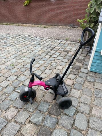 Driewieler met duwstang beschikbaar voor biedingen