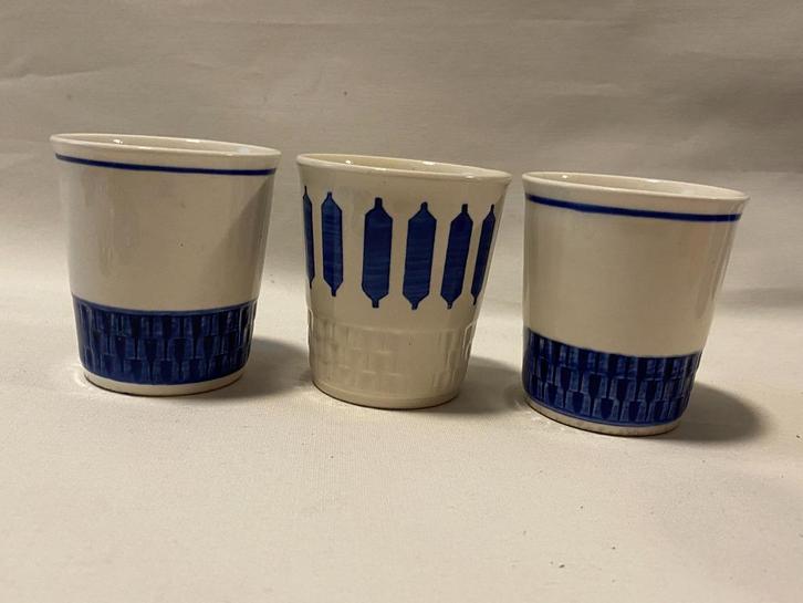 Curiosa Set van 3 VEB Elsterwerda Melkbekers mok theekopjes, Huis en Inrichting, Keuken | Servies, Gebruikt, Kop(pen) en/of Schotel(s)