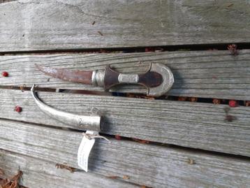 Antieke  Verzilverde dolk "Koumaya" zeldzaam damesformaat.  beschikbaar voor biedingen